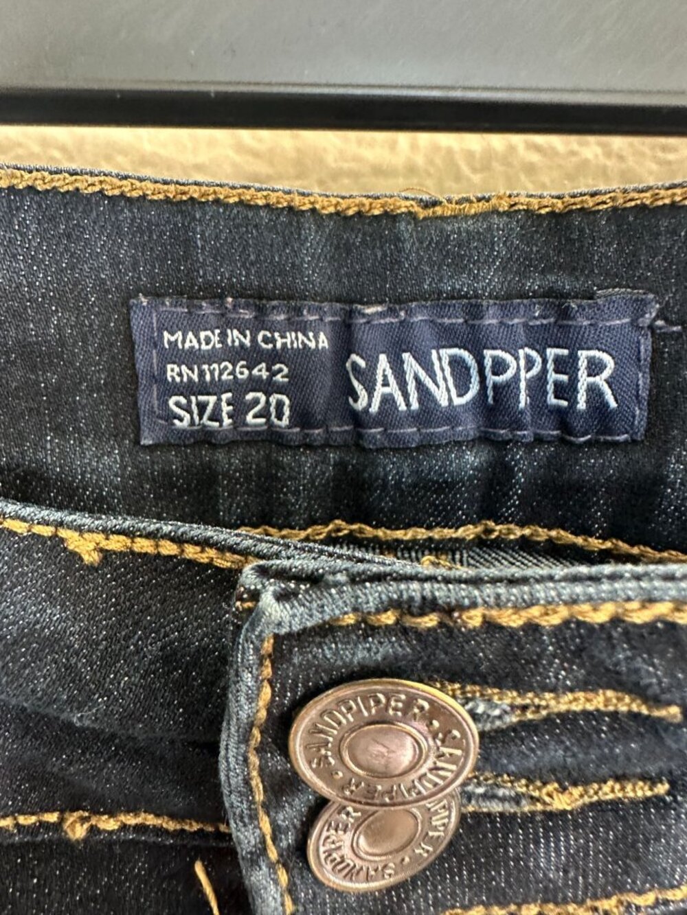 Sandpiper Womens Dark Wash Denim Shorts  20 Rolled Cuffs & Button Accents - Picture 4 of 7